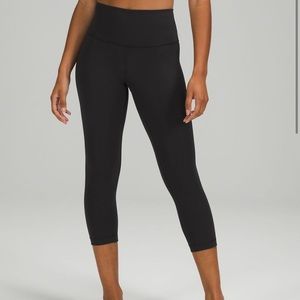 Lululemon Wunder Under Cropped Leggings